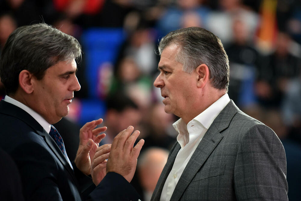 <p>"Rezultat ovih izbora opredijeliće pravac budućeg razvoja naše države. Mi 2. aprila biramo između nastavka evropskog puta Crne Gore i pokušaja da joj se nametne promjena strateškog kursa“, rekao je Đukanović<br /> </p>