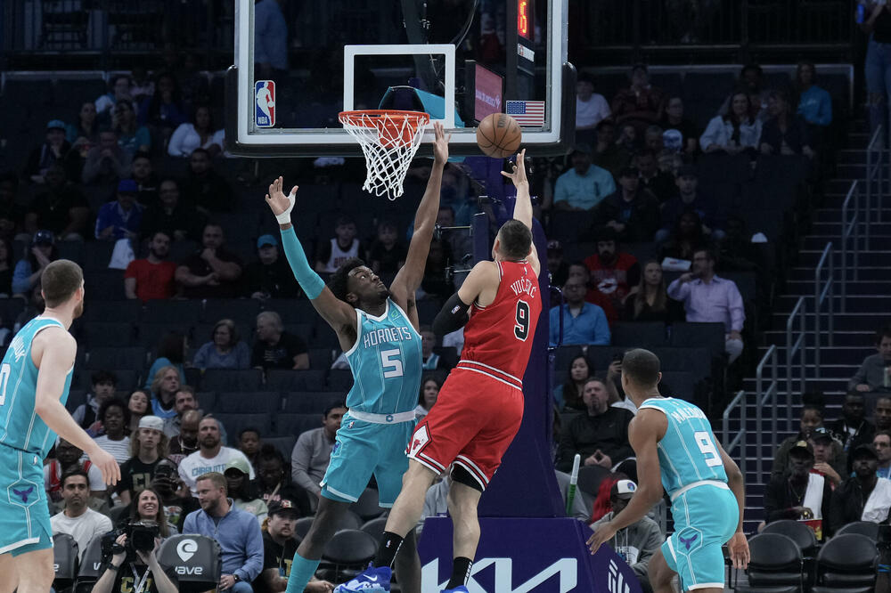 Vučević na sinoćnjem meču, Foto: Reuters