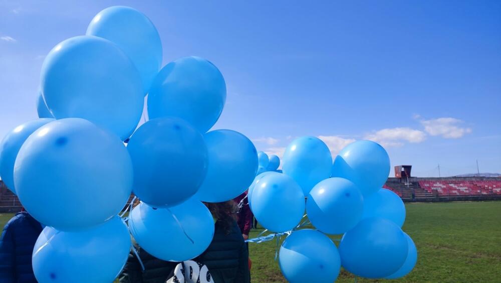 Dan osoba s autizmom obilježava se puštanjem plavih balona