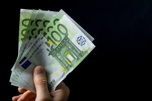 Monstat: Prosječna zarada u martu 781 euro