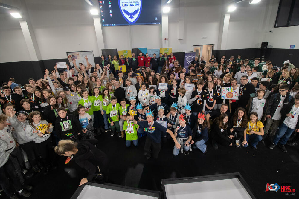 Svi učesnici takmičenja lige u robotici