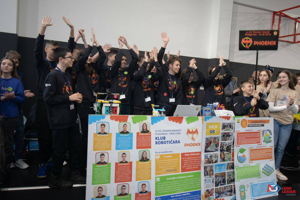 Djeca zainteresovana za robotiku 