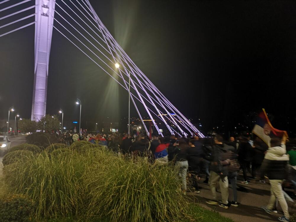 <p>Kandidat Evrope sad ubjedljivo vodi protiv Đukanovića, prema preliminarnim podacima</p>