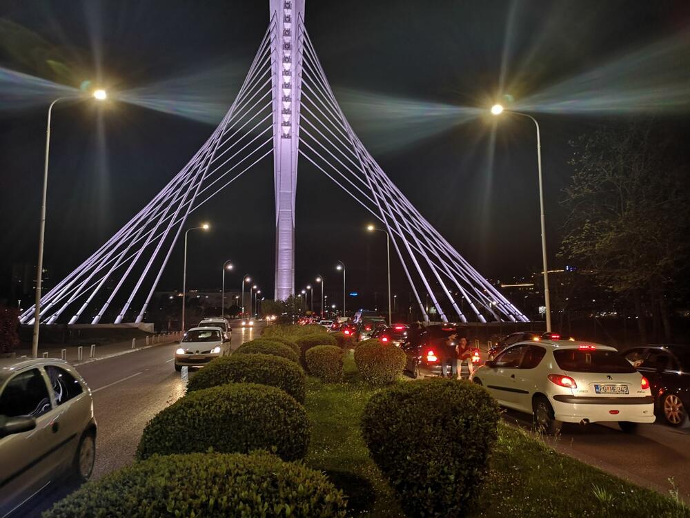 <p>Kandidat Evrope sad ubjedljivo vodi protiv Đukanovića, prema preliminarnim podacima</p>