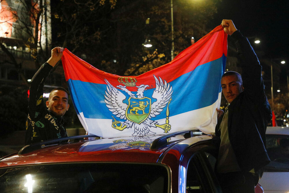 <p>Jakov Milatović je pobijedio u drugom krugu predsjedničkih izbora, a na ulicama skoro svih gradova se slavilo, i to na razne načine - vatrometom, igrom, državnim zastavama, trobojkama...</p>