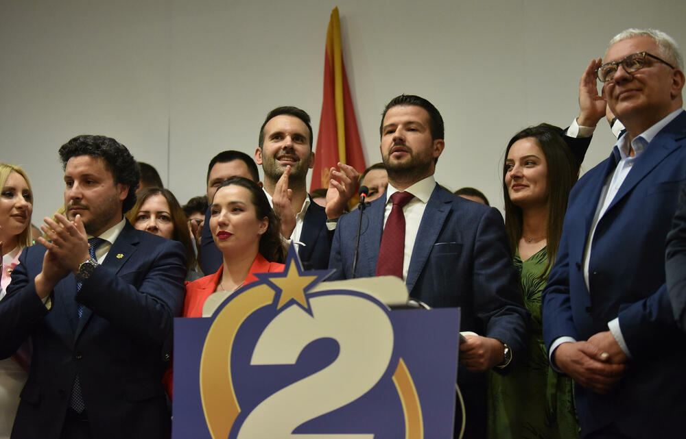 Zvaničnici vladajuće koalicije uz Milatovića
