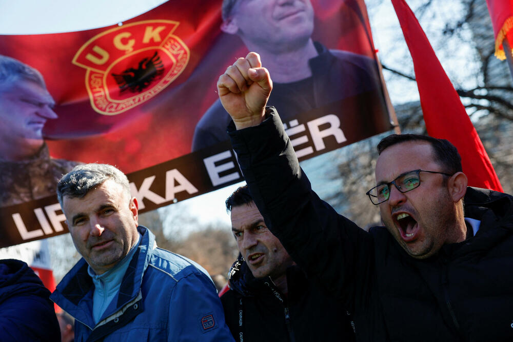 <p>Počelo suđenje za ratne zločine i zločine protiv čovječnosti komandantima Oslobodilačke vojske Kosova (OVK)</p>