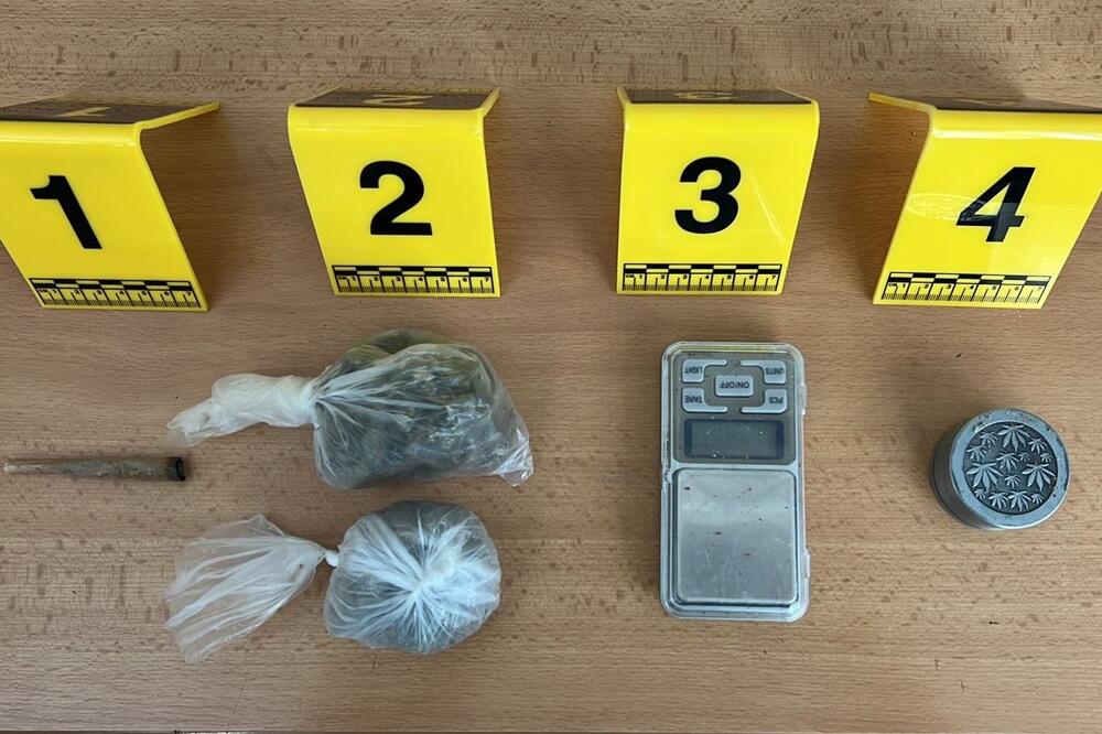 Oduzeta droga i predmeti, Foto: Uprava policije