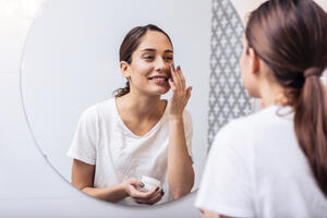 Korist ili šteta: Kako prepoznati da vam krema za lice ne odgovara