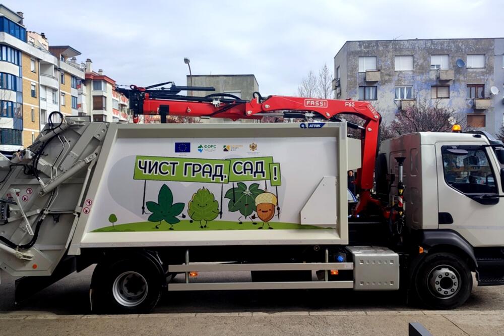 Novo vozilo za otpad u Nikšiću, Foto: Svetlana Mandić