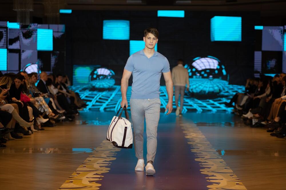 <p>U okviru prve večeri fešn vika koja je održana u utorak veče osam kreatora predstavilo je svoje kolekcije na 32. crnogorskoj nedjelji mode</p>  <p>Pogledajte kako su izgledala ta ostvarenja.</p>