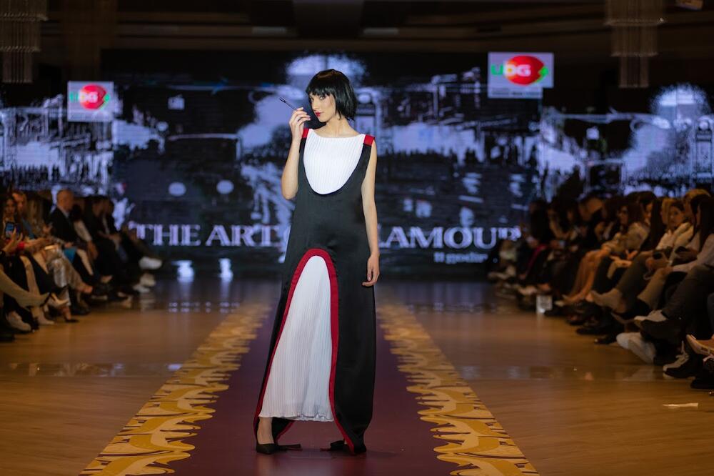 <p>U okviru prve večeri fešn vika koja je održana u utorak veče osam kreatora predstavilo je svoje kolekcije na 32. crnogorskoj nedjelji mode</p>  <p>Pogledajte kako su izgledala ta ostvarenja.</p>