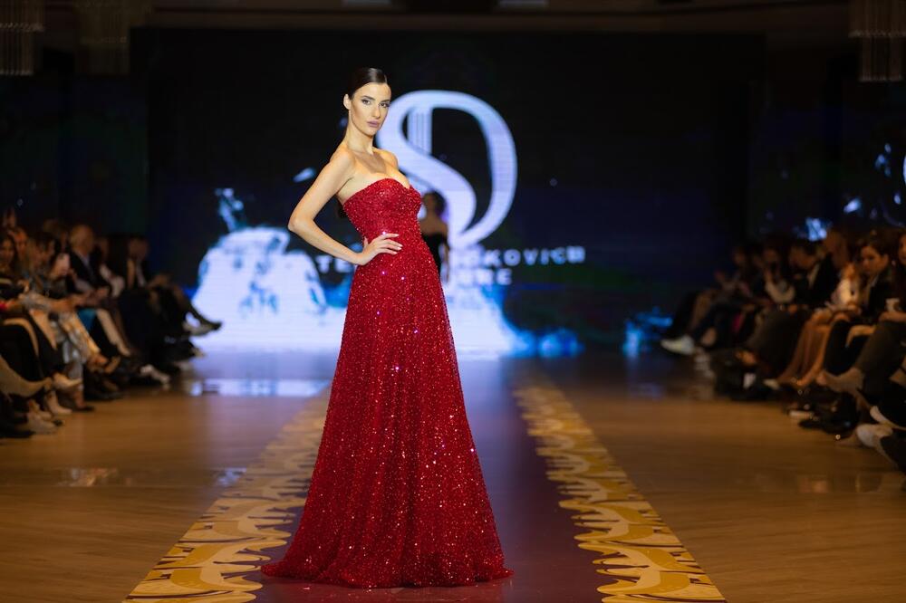 <p>U okviru prve večeri fešn vika koja je održana u utorak veče osam kreatora predstavilo je svoje kolekcije na 32. crnogorskoj nedjelji mode</p>  <p>Pogledajte kako su izgledala ta ostvarenja.</p>