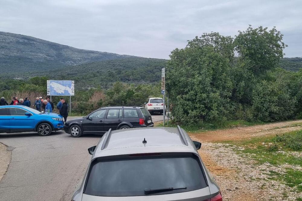 Raskrsnica Radovanići-Žanjice-Radovići, Foto: Siništa Luković