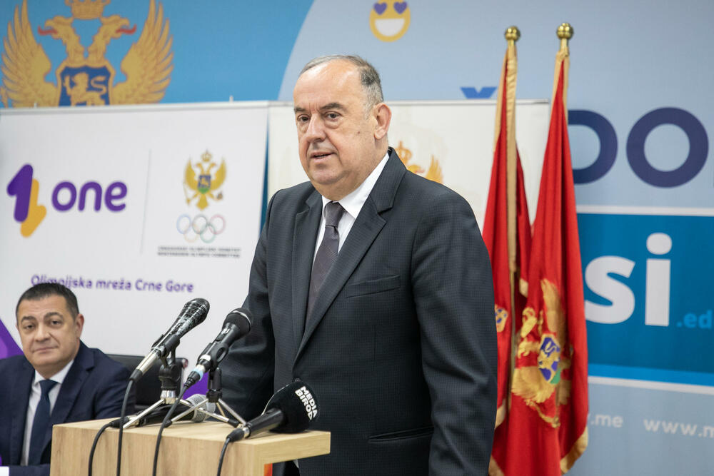 Ministar sporta i mladih ,Vasilije Lalošević,
