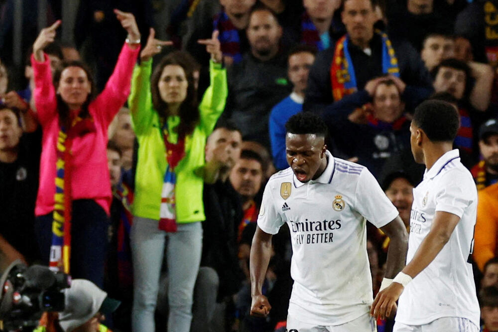 Navijačice Barselone ne kriju svoja osjećanja prema Brazilcu, Foto: Reuters