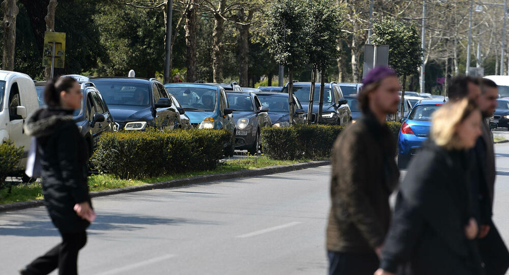<p>Kolone su se tokom radnog vremena mogle primijetiti na više saobraćajnica u gradu</p>