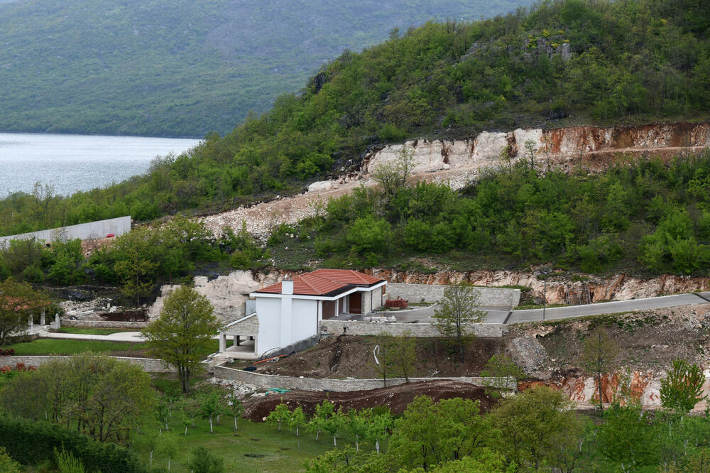 Sporni objekti u Kočanima (arhiva), Foto: BORIS PEJOVIC