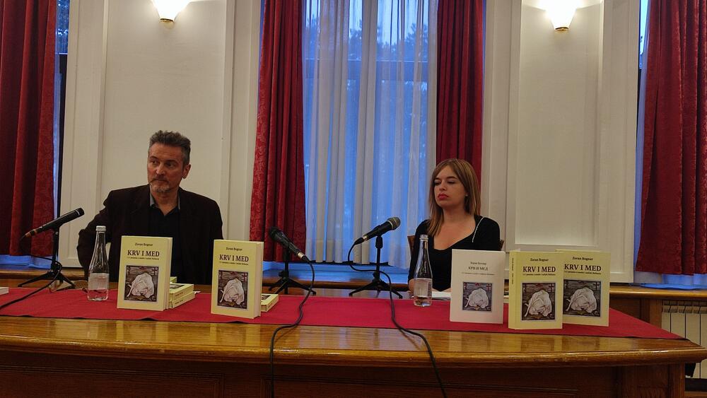 Sa književne večeri