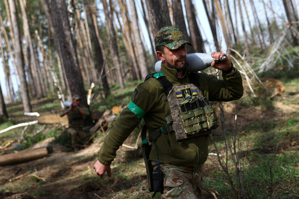 Ukrajinski vojnik na frontu u Donjeckoj oblasti, Foto: Reuters
