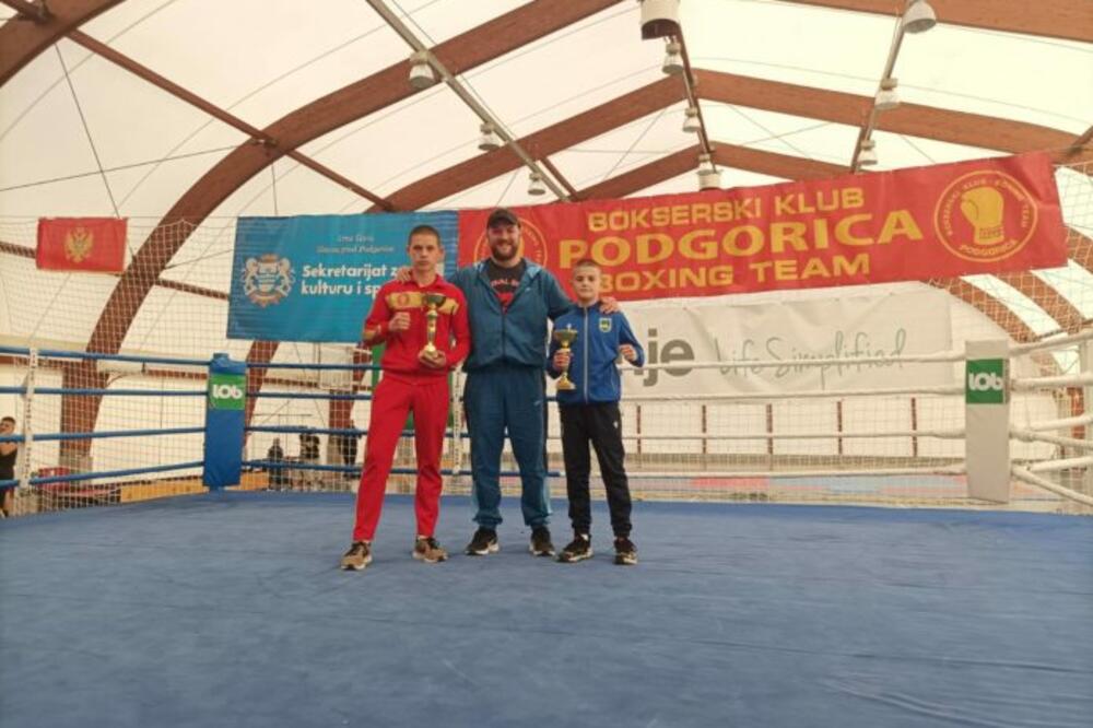 Keković i Mrdak sa selektorom Nikolom Ružićem, Foto: BSCG