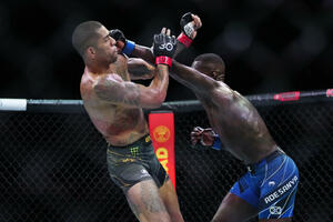 UFC 287: Adesanja nokautirao Pereiru