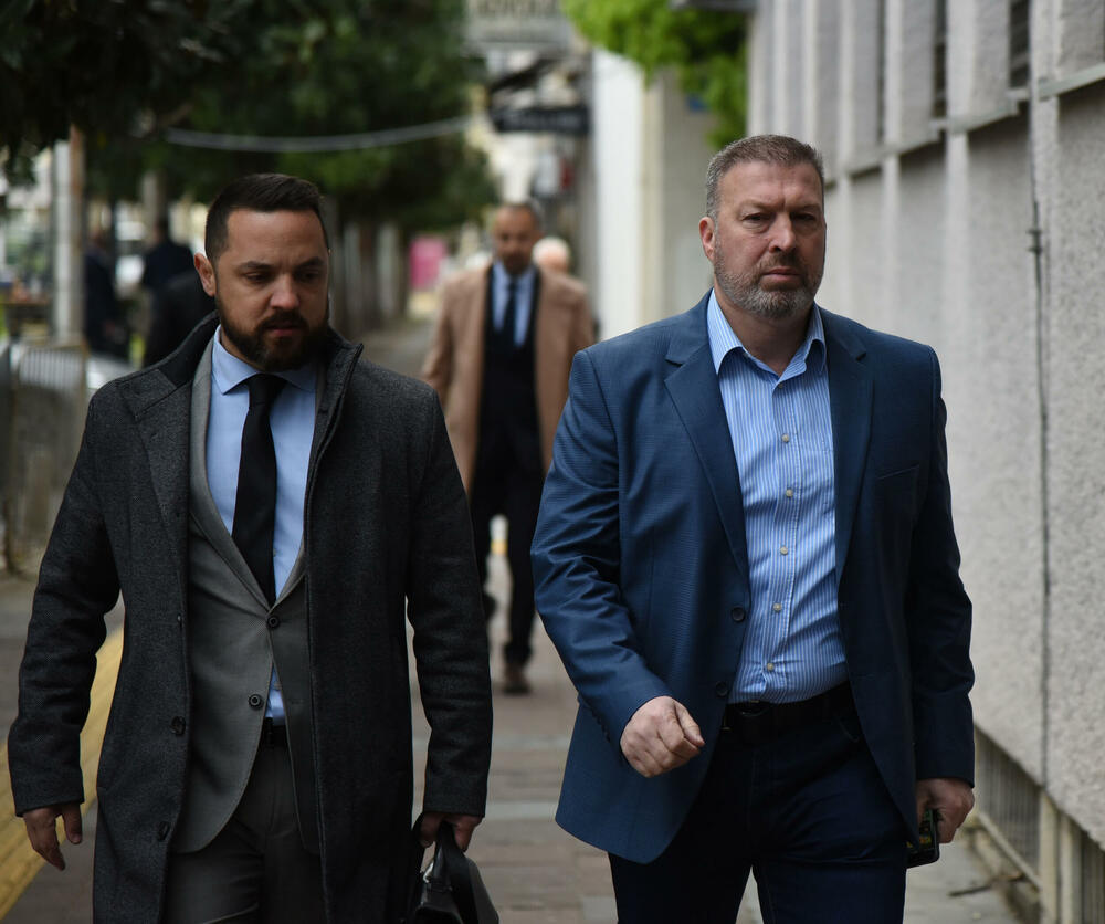 <p>Advokat Miroje Jovanović je danas na sudu rekao da ima podatke koje ne može javno da saopšti, čak ni ukoliko bi se javnost isključila sa suđenja</p>