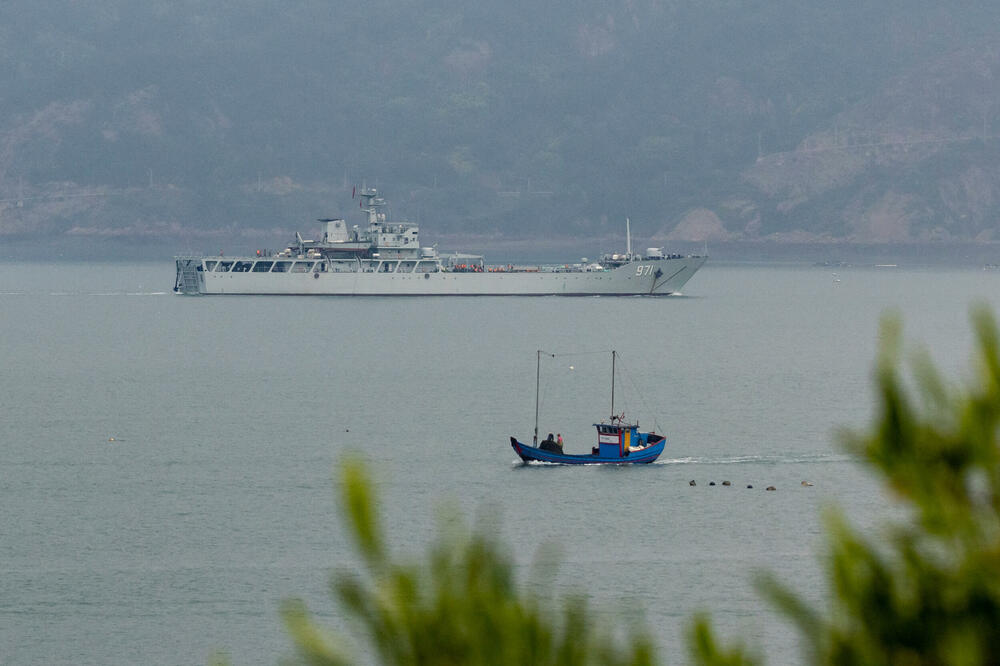 Kineski ratni brod učestvuje u vojnoj vježbi kod kineske obale u blizini Fudžoua, u provinciji Fudžijan, preko puta ostrva Macu pod kontrolom Tajvana, Foto: Reuters