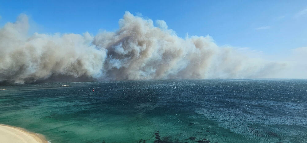 <p>Najmanje 44 kuće su uništene u požaru</p>