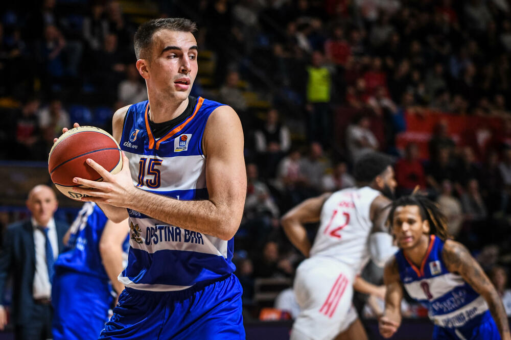 Adut Barana pod košem: Marko Pecarski, Foto: aba liga / dragana stjepanović