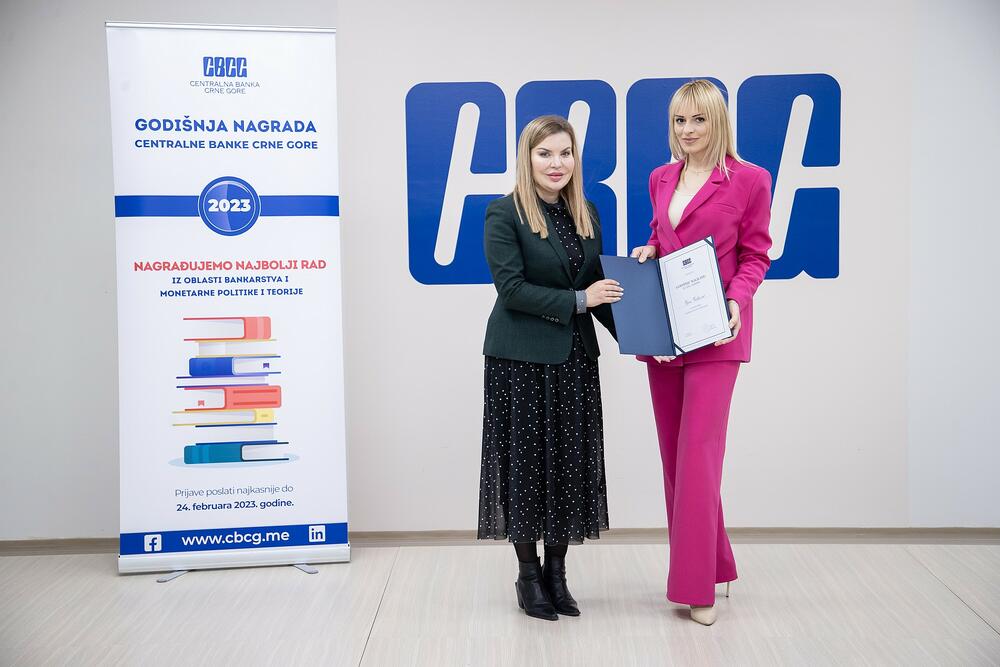 <p>"Nagrada za najbolji doktorski rad ove godine nije dodijeljena. Od ustanovljenja, Godišnju nagradu dobilo je 49 diplomaca, magistara i doktora nauka. Obilježavanje Dana CBCG biće tradicionalno završeno akcijom dobrovoljnog davanja krvi zaposlenih", navodi se u saopštenju</p>