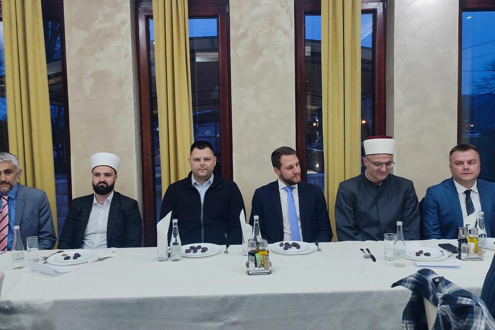 Na iftaru u Nikšiću, Foto: Svetlana Mandić