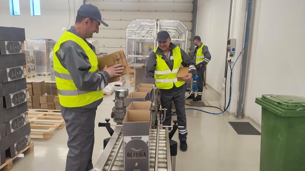 <p>"Ovo je podsticaj da i dalje nastavimo da kreiramo jedan ovakav ambijent u industrijskim zonama Nikšića, uvjeren sam da će ovakvih investicija biti još", poručio je Kovačević</p>