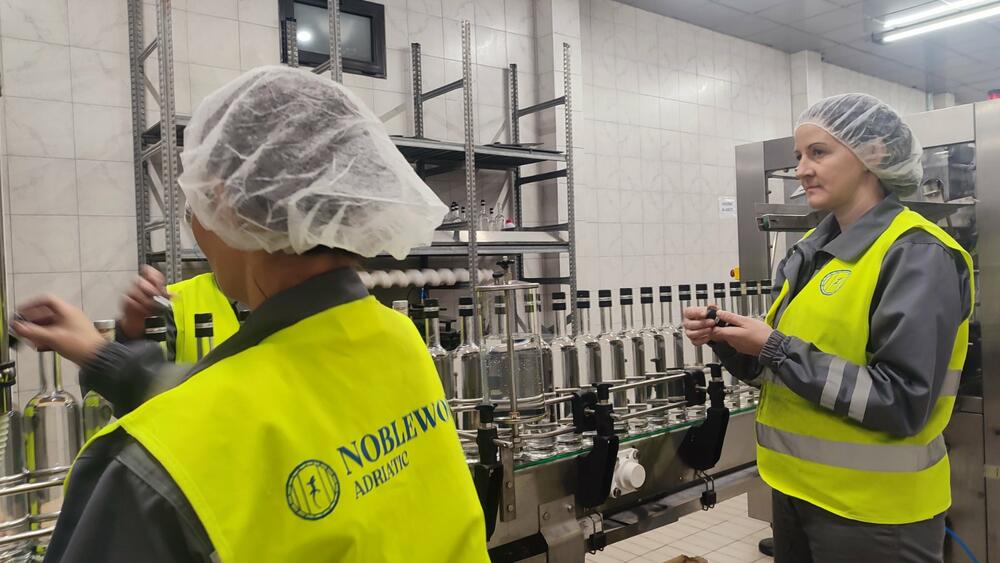 <p>"Ovo je podsticaj da i dalje nastavimo da kreiramo jedan ovakav ambijent u industrijskim zonama Nikšića, uvjeren sam da će ovakvih investicija biti još", poručio je Kovačević</p>