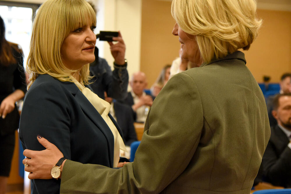 Glasanje za gradonačelnicu i predsjednicu lokalnog parlamenta odloženo za danas: Injac i Borovinić Bojović, Foto: Luka Zekovic