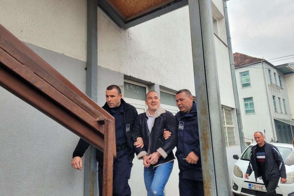 Optuženog Marka Konatara sprovode na suđenje, Foto: Jadranka Ćetković