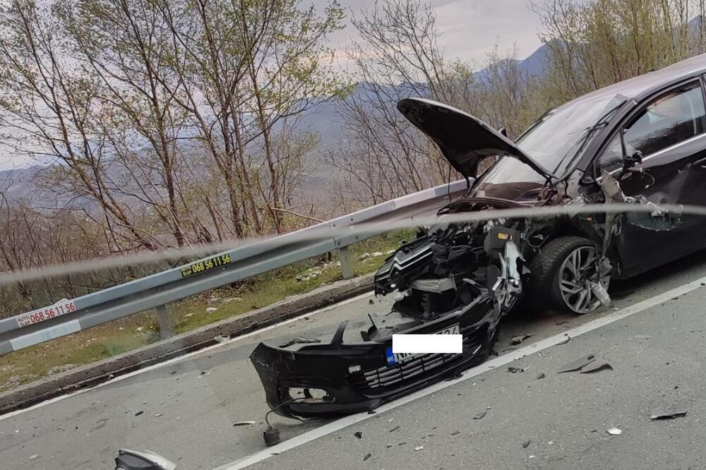 Sa mjesta udesa, Foto: Patrola CG