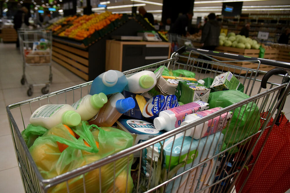 Najveći pad cijena u martu zabilježen kod prehrambenih artikala, Foto: BORIS PEJOVIC