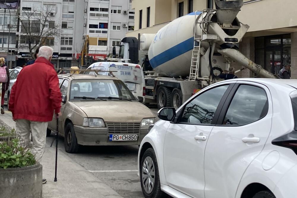 Đacima možda i najteže kroz saobraćajnu gužvu, Foto: Sara Terzić