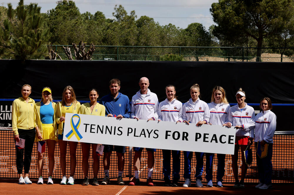 Ukrajinske i češke teniserke tokom nedavnih kvalifikacija za FED kup, Foto: Reuters