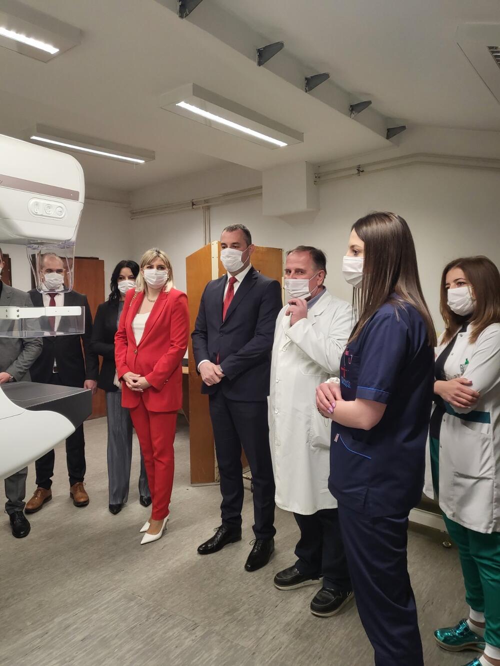 Ministarstvo zdravlja dodijelilo digitalni mamograf KBC Berane