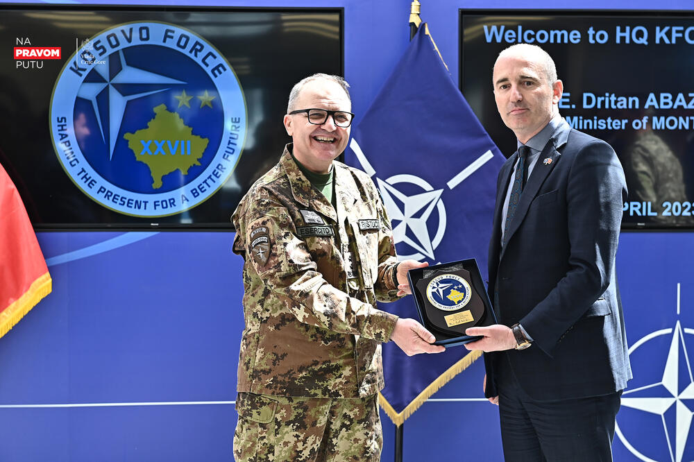 <p>"Ristuči je pohvalio Crnu Goru za deeskalaciju potencijalnih rizičnih situacija i naveo da cijene doprinos Crne Gore sa svojim vojnicima, za koje je naveo da su izuzetno profesionalni u misiji KFOR-a", navodi se u saopštenju </p>