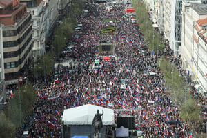 Desetine hiljada na antivladinom protestu u Češkoj