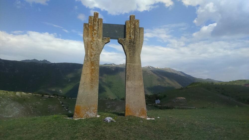 Spomenik Baju Pivljaninu