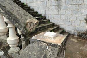 Maloljetnik osumnjičen za oštećenje dijela stepeništa crkve u...