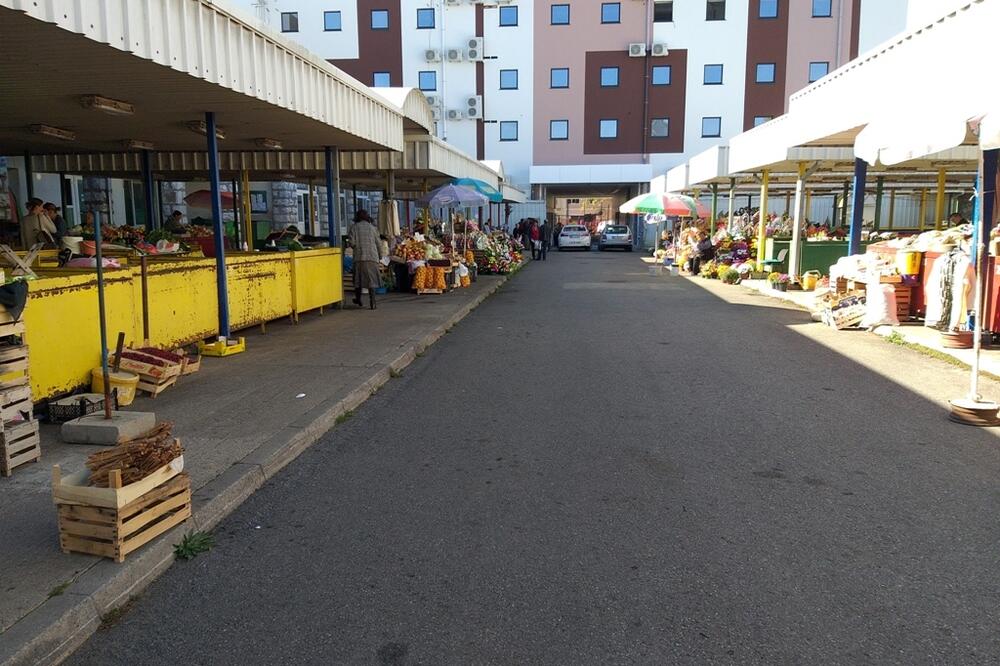 Najviše novca za zakup tezgi na pijaci, Foto: Svetlana Mandić