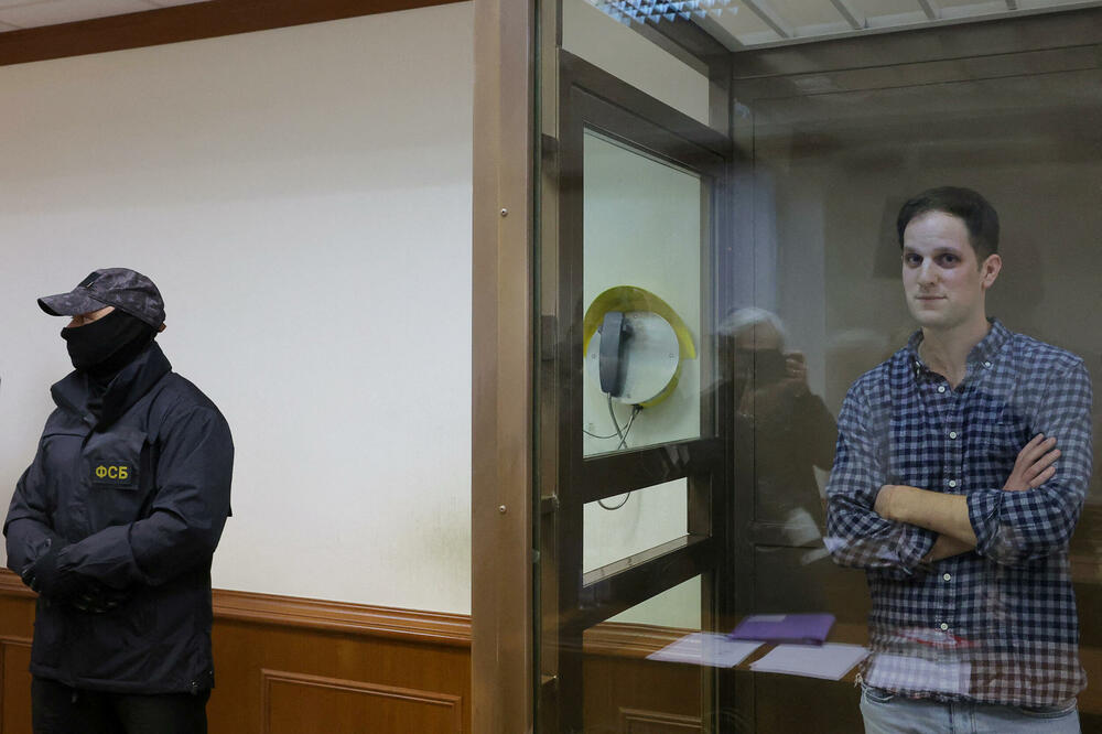 Gerešković u kabini od stakla i metala unutar sudnice, Foto: REUTERS