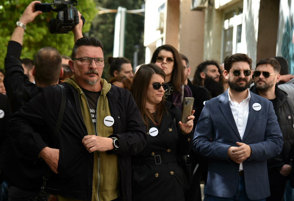 <p>"Rješenjem ovog problema ćete demonstrirati sposobnost da rješavate nastale probleme i da ne može samovolja pojedinaca iz Sindikata kulture ili bilo koje organizacije da bude jača od čitave Vlade Crne Gore", poručio je Pejović</p>