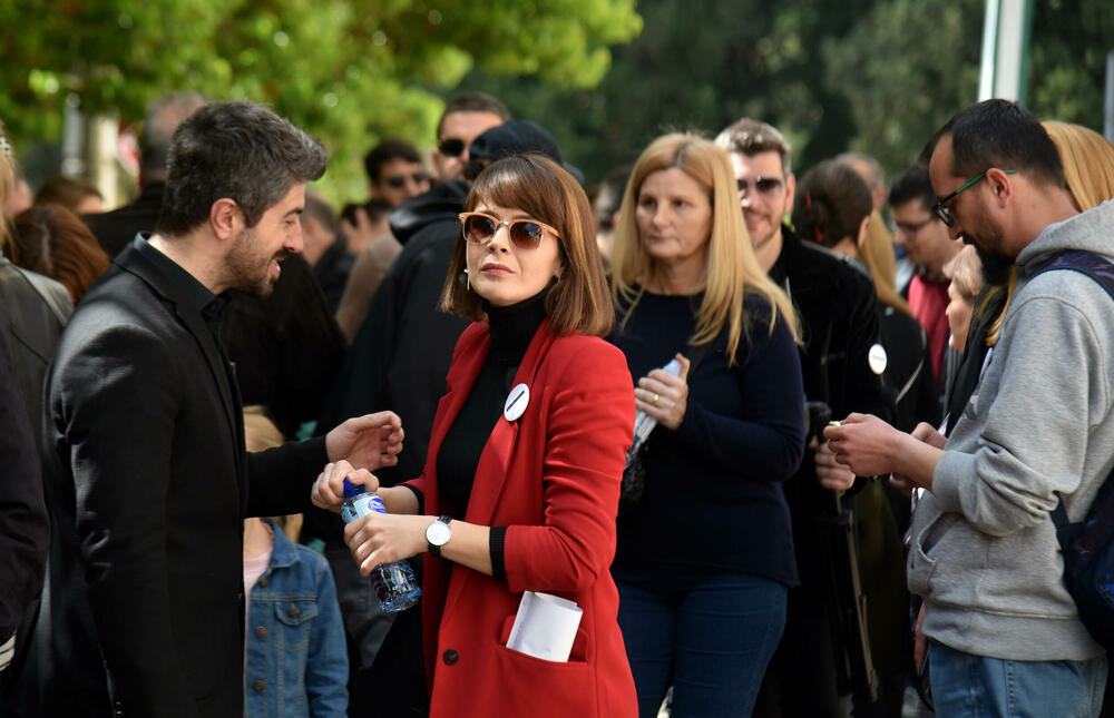 <p>"Rješenjem ovog problema ćete demonstrirati sposobnost da rješavate nastale probleme i da ne može samovolja pojedinaca iz Sindikata kulture ili bilo koje organizacije da bude jača od čitave Vlade Crne Gore", poručio je Pejović</p>