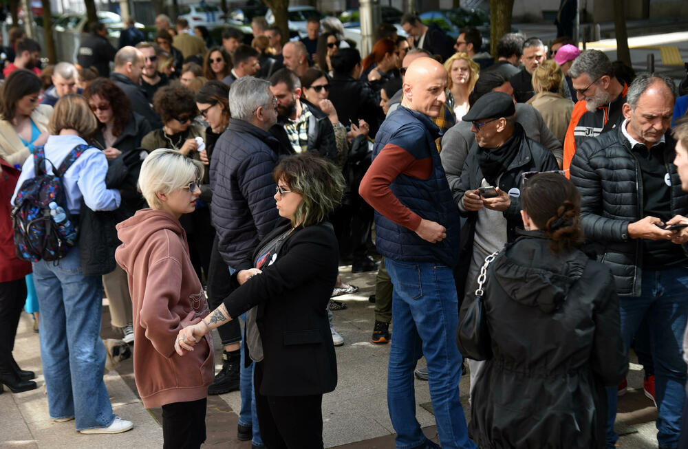 <p>"Rješenjem ovog problema ćete demonstrirati sposobnost da rješavate nastale probleme i da ne može samovolja pojedinaca iz Sindikata kulture ili bilo koje organizacije da bude jača od čitave Vlade Crne Gore", poručio je Pejović</p>